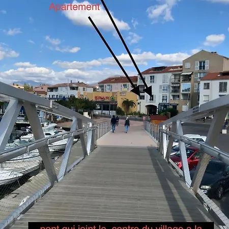 Plein Centre Florent Face Au Port *