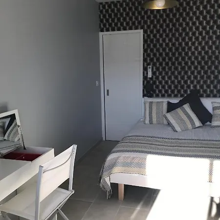 Plein Centre Florent Face Au Port * Saint-Florent (Corsica)